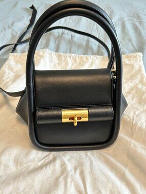 gu_de (gude) Love bag in black - classic minimalist style